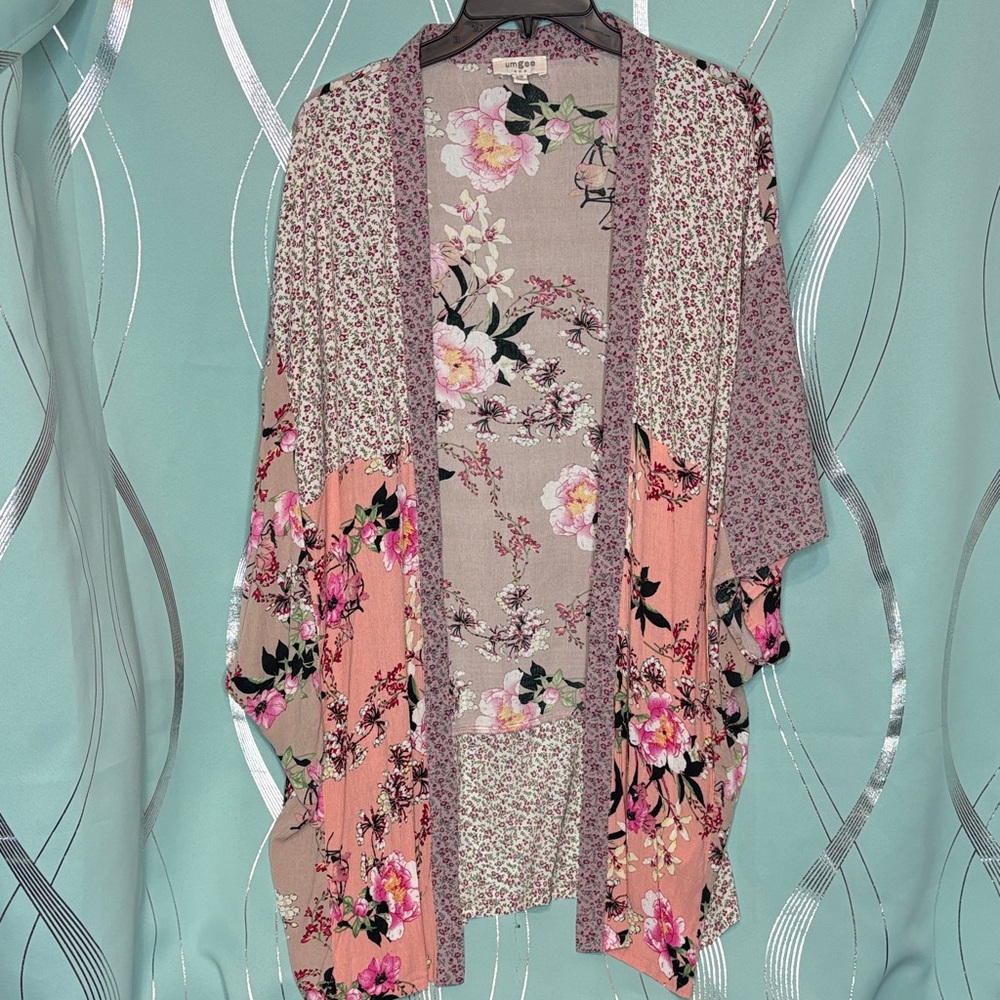 Umgee BOHO Kimono Pink Floral Print Top with Green Leaf Accents